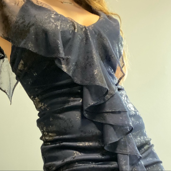 LE CHATEAU dress - Picture 3 of 8